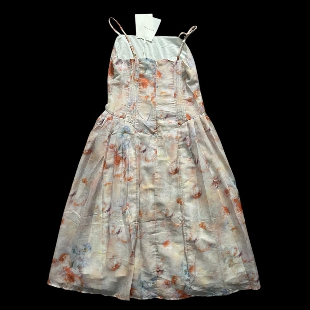 Rosie Posie 
NWT 
Size Medium 

Floral Dress - Picture 2 of 3
